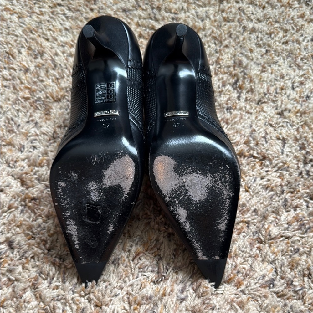 Gucci Women's Black Lace-Up Shoes - Picture 5 of 10